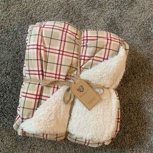Brand new super plush throw blanket!